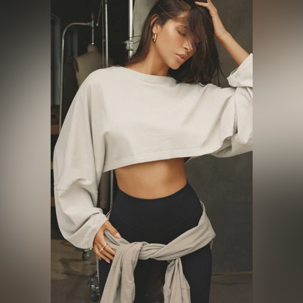 Joah Brown Slouchy Long Sleeve Crop Top - Picture 3 of 10